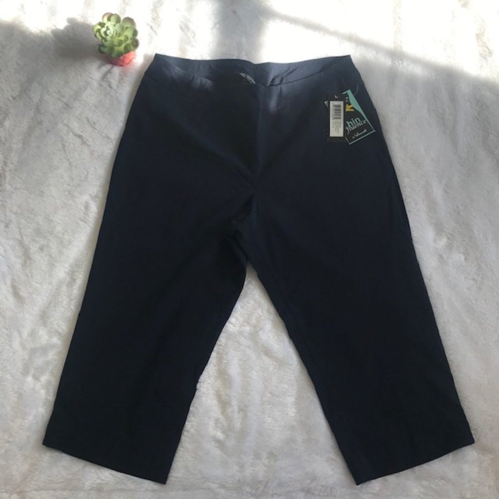Vincente Thinfluence Navy Capri Pant NWT